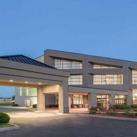 Wyndham Garden Conference Center Champaign - Urbana Hotel Екстериор снимка