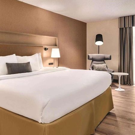 Wyndham Garden Conference Center Champaign - Urbana Hotel Екстериор снимка