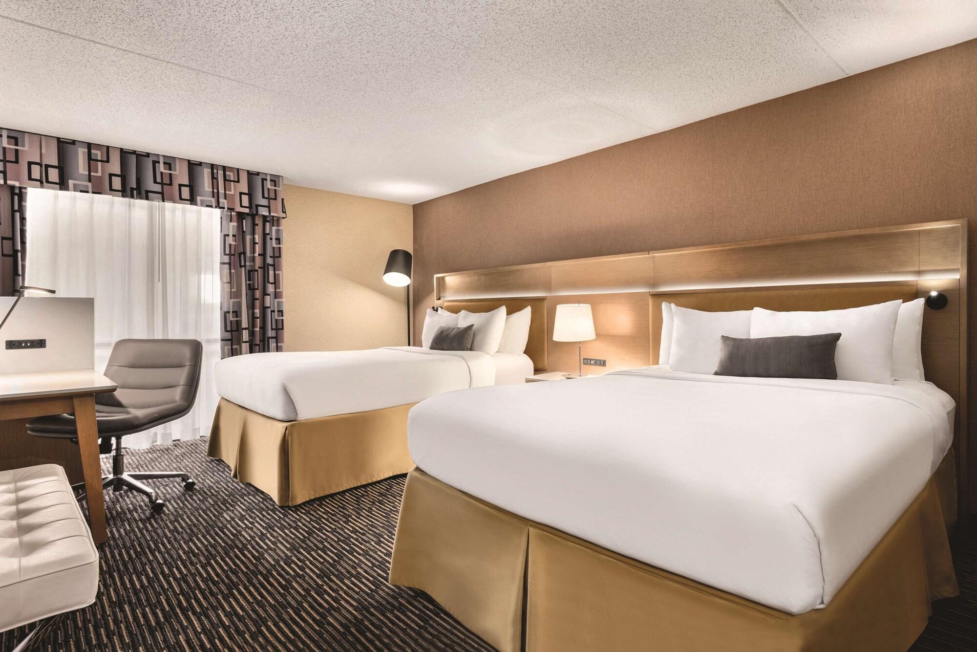 Wyndham Garden Conference Center Champaign - Urbana Hotel Екстериор снимка