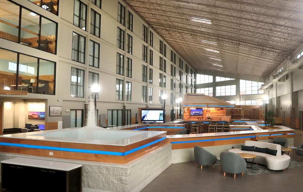 Wyndham Garden Conference Center Champaign - Urbana Hotel Екстериор снимка